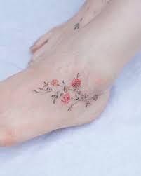 The foot provides a nice flat place for the tattoo to lie. 26 Fun Foot Tattoo Ideas For Peak Sandal Weather
