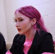 Leslie Lehman's Instagram, Twitter & Facebook