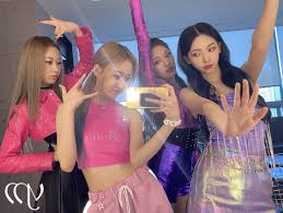 The group consists korean members winter and karina as well as chinese member. Aespa Pics On Twitter In 2021 Kpop Girl Groups Kpop Girls Just Girl Things