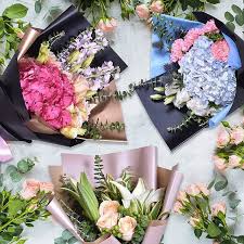 Are you new in the area and you really want to find some perfect flowers for your girlfriend or you are moving into new home and you want some fresh carnations for your vases? 14 Flower Delivery Services In Singapore With Bouquets From 10