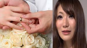 Dengan begini suami akan lebih bersemangat untuk menggoda istrinya yang sehat dan segar. 5 Tahun Menikah Suami Bosan Dan Sindir Istrinya Dengan Perkataan Menusuk Hati Bikin Nangis Halaman All Tribun Bali