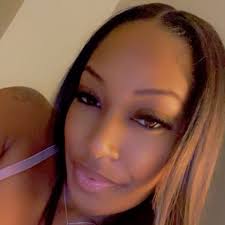 Jasmine Lockett (@lovingmyself.29) • Threads, Say more