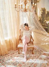 Rococo - phong cách thời trang hoàng gia châu Âu các cô gái hằng mơ ước