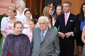 Attraktive häuser kaufen in vöhringen (württemberg) für jedes budget von privat & makler. Uzivatel Corona Nachrichten Na Twitteru In Dieser Fur Das Haus Wurttemberg So Schweren Zeit Feiert Herzogcarl Von Wurttemberg Heute Seinen 82 Geburtstag Wir Wunschen Seiner Koniglichen Hoheit Alles Gute Und Viel Kraft Https T Co Be7m7frh1l