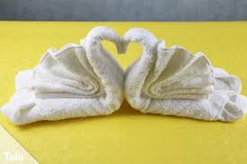 Einfach Genial Handtucher Falten Wie Im Hotel Handtuch Falten Handtucher Tuch