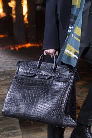 Hermes Fall 2018 Men S Fashion Show Details Mensaccessoriesbags Hermes Handbags Perfect Handbag Fashion