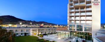 We are located just 45 minutes from downtown chicago, in northwest indiana! Best Western Plus Kelowna Hotel Suites