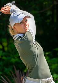 Further, her shoe size is 8.5(us) and her dress size is 4(us). Sophia Popov Wikipedia