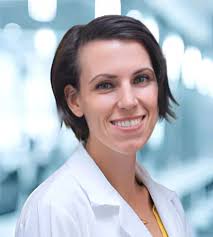 Andrea Farwell's Instagram, Twitter & Facebook