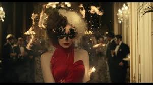 Before she becomes cruella de vil? Cruella Behind Emma Stone S Fashion In Disney S 101 Dalmatians Prequel Ew Com