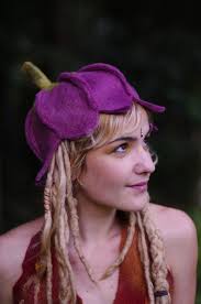 La Maison De Couture De La Cour De Fees Felt Fairy Flower Hat By Frixiegirl On Etsy Fairy Costume Flower Hats Fairy Clothes