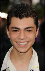 Caroline Sunshine: 'On Stranger Tides' with Adam Irigoyen: Photo 416368