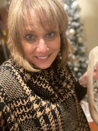 Does watermelon ribbon stay or go for Christmas wreaths?