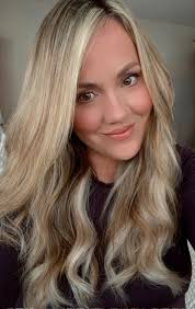 Hi everyone- my name is Claire and I just love connecting with other  like-minded souls. We all need that don't we? I am a corporate Manager in  the Motor Industry by day