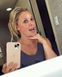 Glam ➡️ where my yoga pants & hoodie?!? Survived LA press tour promoting  the new show