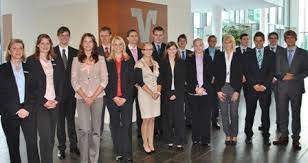 Sparkasse westmünsterland is a member of sparkassen finanzgruppe and is the 28th largest savings bank in germany out of 376. Berufsstart Fur 16 Junge Mitarbeiter Bei Der Vr Bank Westmunsterland