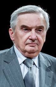Materiały prasowe teleturniej jeden z dziesięciu jest emitowany od 1994 r. Od Lat Prowadzi Jeden Z Dziesieciu A Jaki Jest Prywatnie Oto Nieznane Oblicze Tadeusza Sznuka Viva Pl