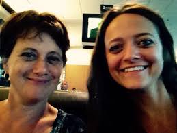 Grand départ pour notre super mission mère-fille! On vous donnera des  nouvelles, au plaisir de vous lire aussi xxx