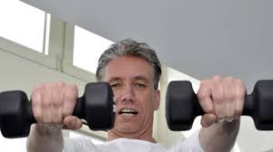 Für ein effektives ganzkörpertraining brauchst du weder viel equipment noch einen großen übungskatalog. Ausstattung Fur Effektives Training Zuhause Bodybuilding Fitness Krafttraining Muskelaufbau Training