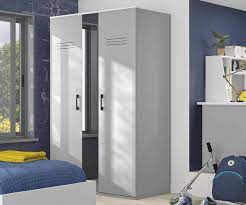 Lorsque vous pensez à l'aménagement et design intérieur, vous devez l'imaginer comme la demeure d'une princesse pour qui sa chambre est comme une forteresse. Armoire Ado Ezio Meuble En Bois De Fabrication Francaise