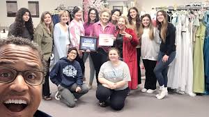 Outer Banks substitute teacher helps students get prom attire for free