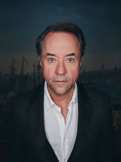 Jan Josef Liefers @janjosefliefers - - - - - H/M @sabrina.reuschl - - - -  #janjosefliefers #actor #schauspieler #tatortmünster #alterweißermann  #nilsschwarz