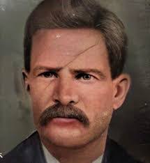 Laura Meche's Instagram, Twitter & Facebook