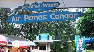 Akan tetapi, keunikannya adalah airnya yang panas. Harga Tiket Masuk Pemandian Air Panas Cangar 2019