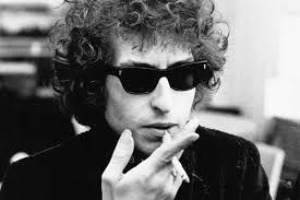 Quién está detrás de Bob Dylan?