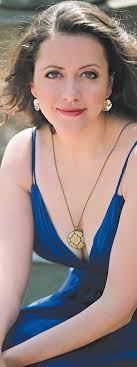 Amanda Forsythe soprano