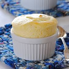 Vanilla Greek Yogurt Souffle Light Cheesecake Y Flavor One Serving Is Only 80 Calories And Has 7g Of Protein Eat Dessert Food Sweet Recipes