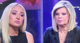 Rocío Flores se enzarza con Terelu Campos en su cara a cara: "Si tuvieras amor por mi hermano te habrías preocupado por él"