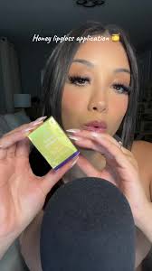So cute! #asmr #lipgloss #application #honey