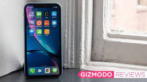 Iphone Xr Review Affordability Done Right Iphone Apple New Flexible Display
