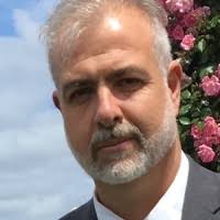 70+ perfiles de «Lucarelli»