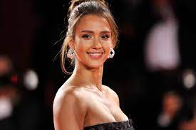 Jessica marie alba was born on april 28, 1981, in pomona, ca, to catherine (jensen) and mark david alba, who served in the us air force. Jessica Alba Ist Wieder Mama Geworden Brigitte De