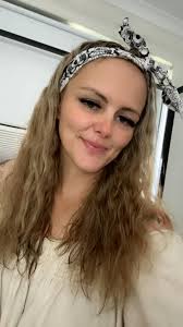 Hi my question do you reach out to people And offer readings? I have you  reaching out Offering a reading. Is this really you reaching out to me?