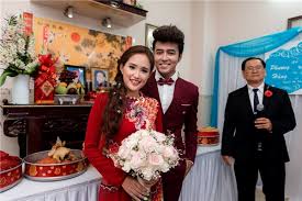 Con gái lên xe hoa, bố khóc nức nở, phải có người dìu đi: Háº¡nh Phuc Binh Dá»‹ Trong Ä'am CÆ°á»›i Cá»§a PhÆ°Æ¡ng Háº±ng Thá»© Ba Há»c Tro