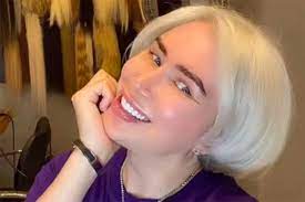 The announcement generated massive backlash online, following a pattern in london's career. 8cxrmjulrl4aom