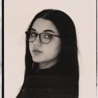 Lily Bender's Instagram, Twitter & Facebook