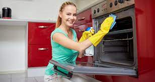 Fırının sıcak kalması içinde koku oluşmasına sebep olur. Firinin Guclu Birikintilerden Temizlenmesi Evde Firin Nasil Temizlenir Etkili Yontemler Ve Oneriler