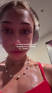 Kasut 50 persen carbon plat. Sesuai utk buat tempo run n speed trainin...