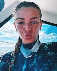 Caroline Baum's Instagram, Twitter & Facebook