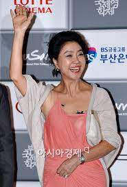 김부선 씨는 17일에는 본인 딸의 아버지가 재벌가 유부남이라고 주장했다. ê¹€ë¶€ì„  ë³´ëžŒ ìžˆë‹¤ ëˆ„êµ°ê°€ í•´ì•¼ í•œë‹¤ë©´ ë‚´ê°€ ê¸°êº¼ì´ í•˜ê² ë‹¤ ì•„ì‹œì•„ê²½ì œ
