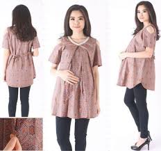 Agar lebih sempurna bisa di bentuk model tali pita pada bagian pinggang. 50 Model Baju Batik Wanita Kantor Lengan Panjang Terbaru