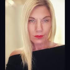 Jane Skinner's Instagram, Twitter & Facebook