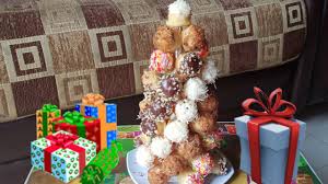 Bentuknya yang bulat dan lubang di tengahnya membuatnya mudah dikenali. Tumpeng Baby Donat Donat Tower Kreasi Dari Kotak Susu Part 2 Youtube