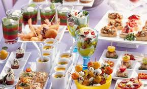 In questa sezione ho quindi voluto raccogliere tutte quelle ricette di antipasti veloci e sfiziosi, per arricchire i pranzi e le cene di ogni giorno e gli eventi speciali. Ferragosto In Spiaggia Ecco Tante Ricette Veloci Di Stuzzichini Per L Aperitivo Tartine Finger Food Spiedini Gustosis Buffet Food Appetizers For Party Food