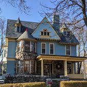 Heritage Hill Grand Rapids On Instagram 1892 Shingle House On Prospect Home Of Charles Sligh Founder Of Sligh In 2020 Shingle House Sligh Furniture Heritage Hills