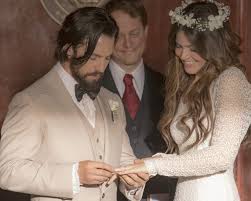12 episode of 'this is us.' plus, nicky confronts kevin about sleeping with cassidy and it doesn't go well. This Is Us Jack And Rebecca S Wedding Photos Wedding Dresses This Is Us This Is Us Serie